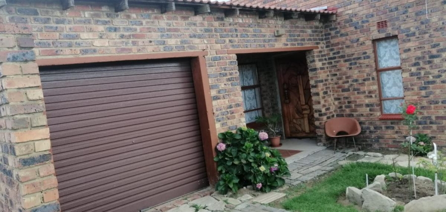 3 Bedroom Property for Sale in Zamdela Free State